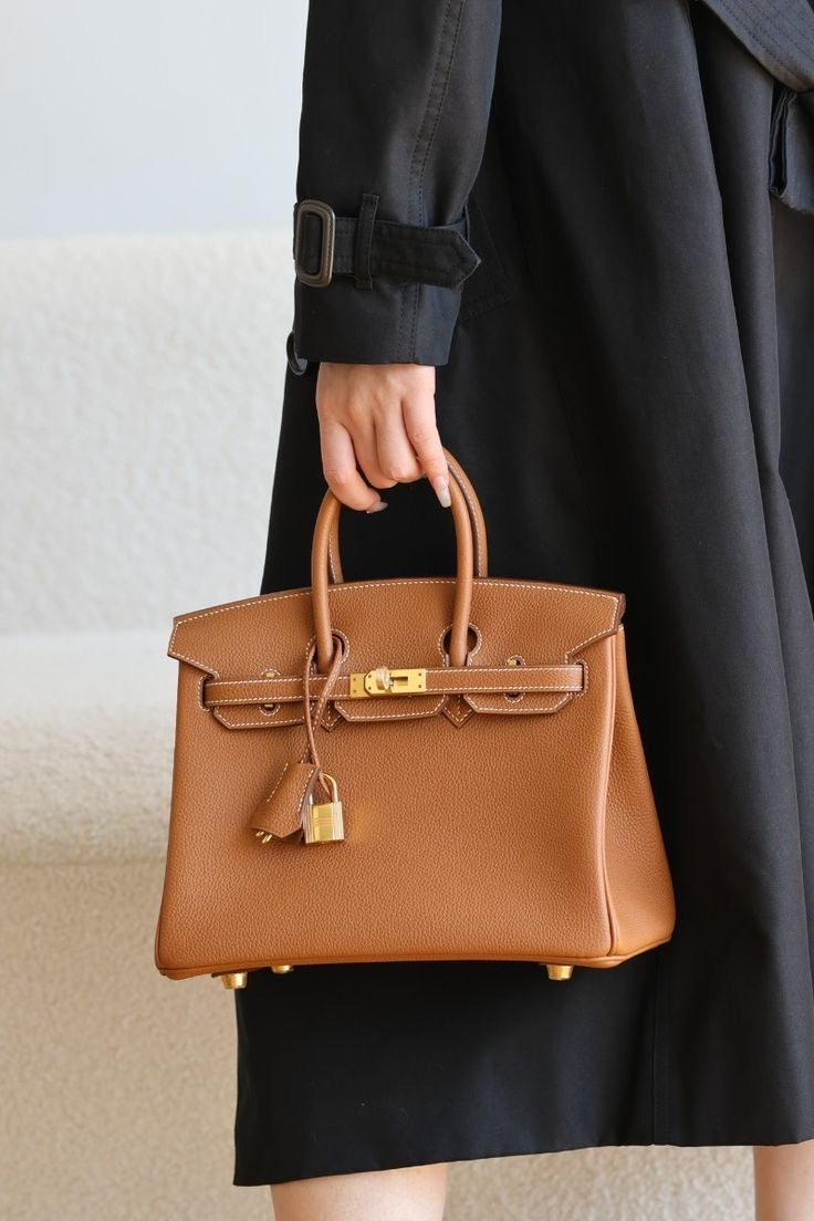 RHEA HANDBAG IN BLACK (30cm)