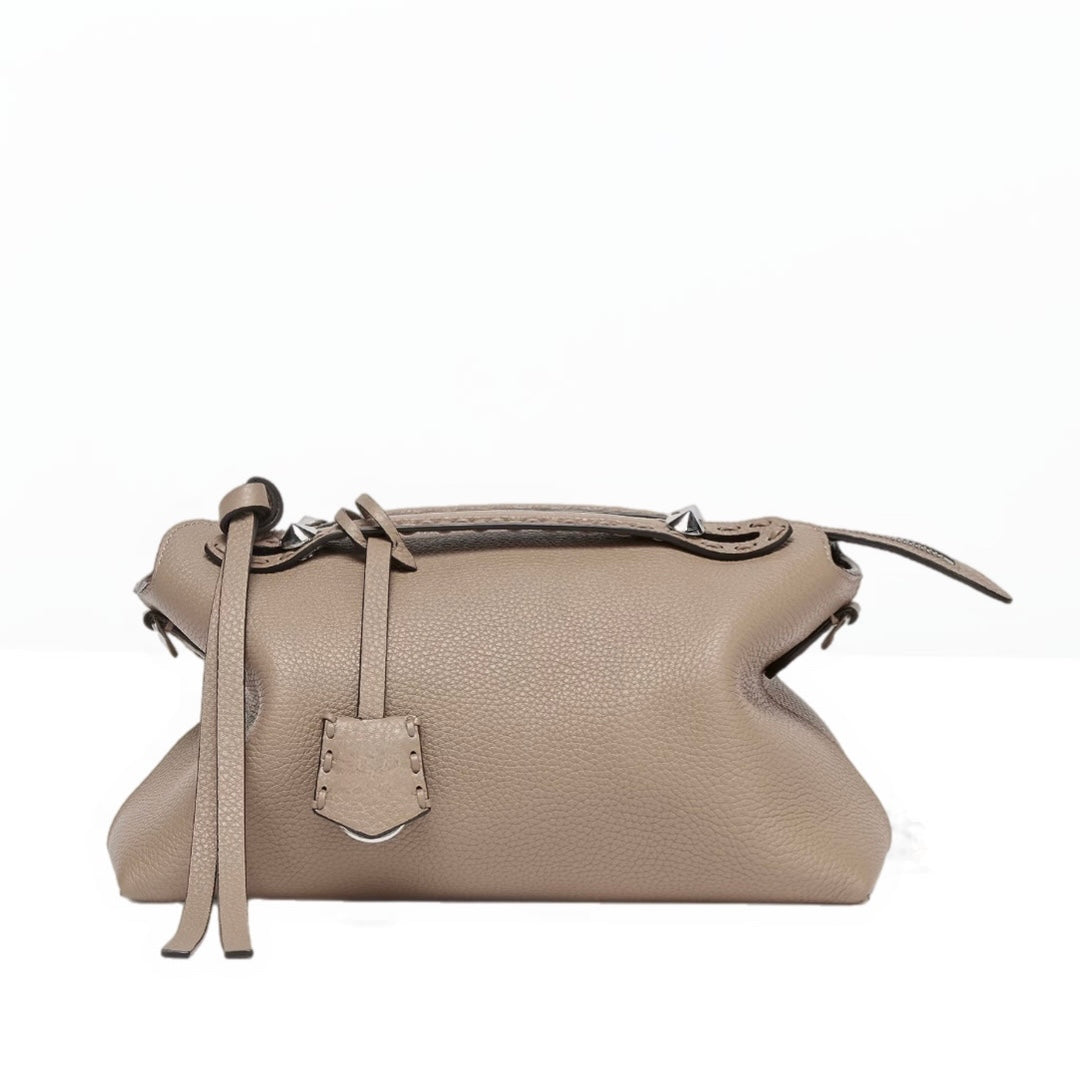GAIA HANDBAG IN BLACK
