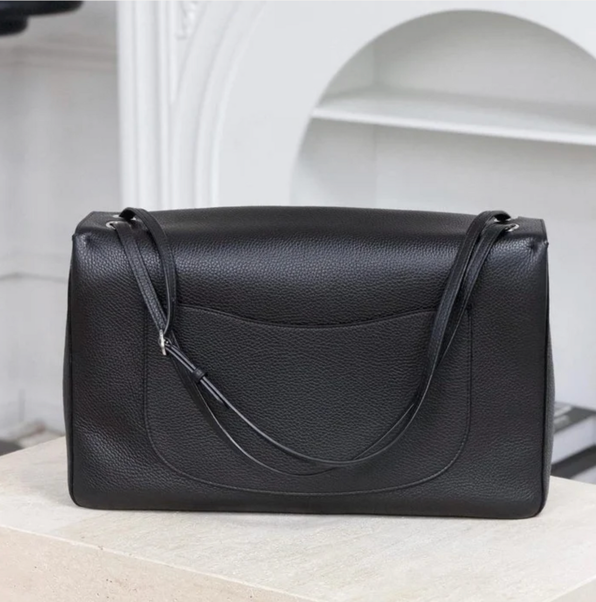 ARTEMIS FLAP BAG LARGE IN BLACK (40cm)