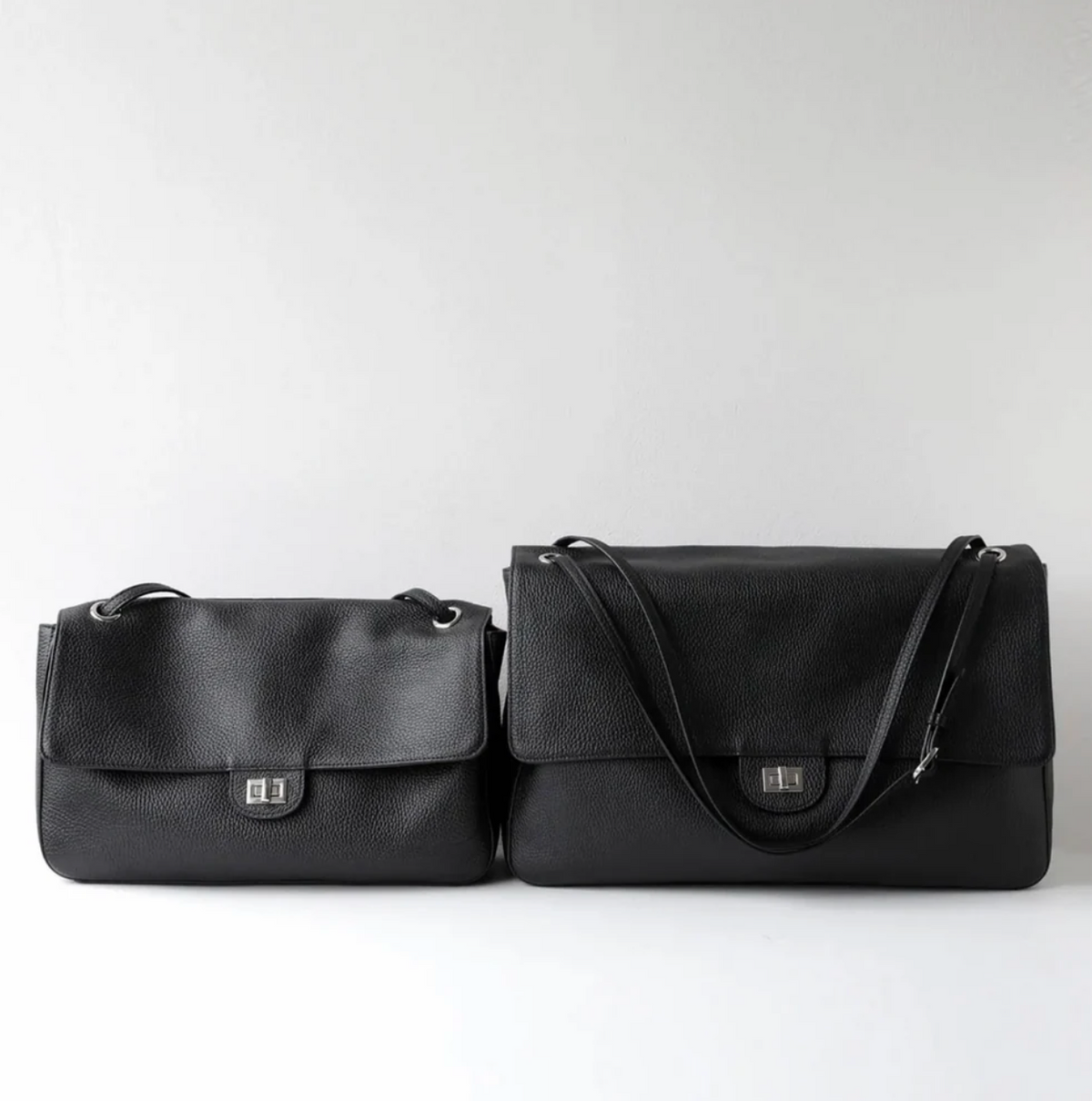 ARTEMIS FLAP BAG MEDIUM IN BLACK (34cm)